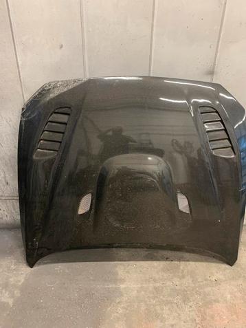 Bmw motorkap carbon met lichte schade type 116 i jaar 2015 beschikbaar voor biedingen