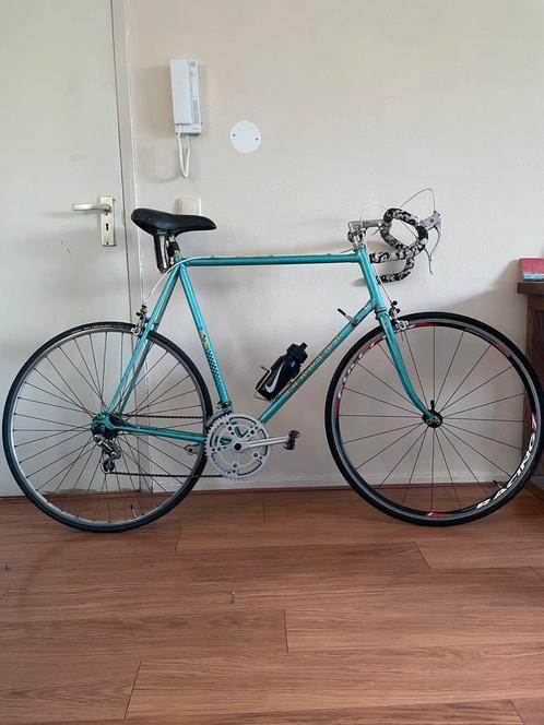 Peugeot racefiets – vintage staal frame – Shimano SPD pedaal, Fietsen en Brommers, Fietsen | Racefietsen, Gebruikt, Heren, Overige merken