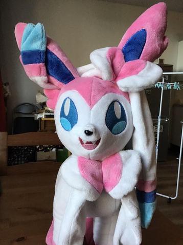 Pokemon knuffel Sylveon uniek beschikbaar voor biedingen