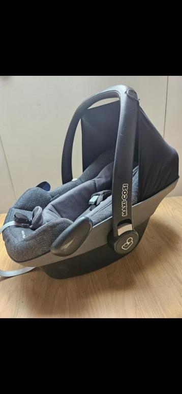 Maxi cosy pebble plus beschikbaar voor biedingen