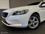 Volvo V40 1.6 T4 Momentum AUTOMAAT / NAVI / CAMERA / LMV / T, Auto's, Gebruikt, 4 cilinders, 179 pk, Wit