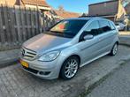 ✅ Mooie Mercedes-Benz B-Klasse 2.0 CDI B200 140PK ✅, Auto's, Voorwielaandrijving, Zwart, 4 cilinders, 715 kg