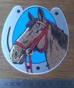 Sticker - Paardenhoofd in hoefijzer - paard - hoefijzer, Verzamelen, Stickers, Zo goed als nieuw, Dier en Natuur, Verzenden