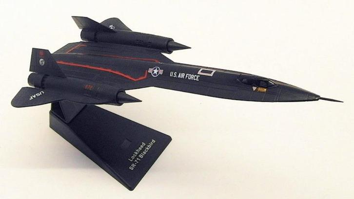 Lockheed SR-71A Blackbird SKUNK WORKS Smithsonian Museum, Hobby en Vrije tijd, Modelbouw | Vliegtuigen en Helikopters, Nieuw, Vliegtuig
