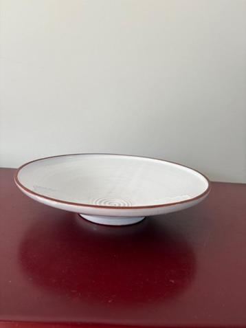 Ronde vintage witte schaal, pottenbakker Nagtegaal Utrecht  beschikbaar voor biedingen