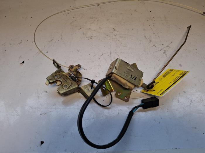 Cabriodak vergrendelslot van een Alfa Romeo Spider, Auto-onderdelen, Carrosserie en Plaatwerk, Alfa Romeo, Gebruikt, 3 maanden garantie