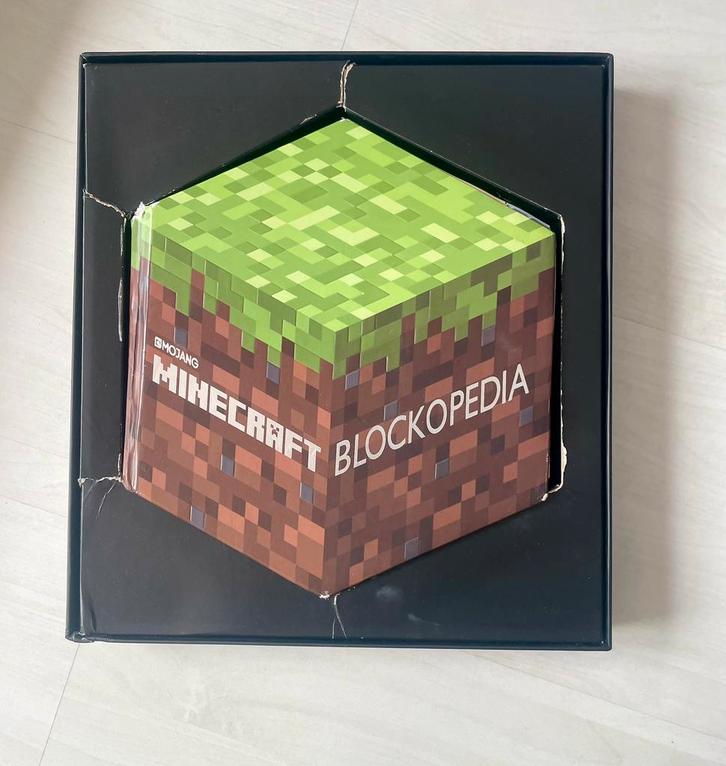 Minecraft boek, Minecrafr blockopedia, Mojang, Boeken, Hobby en Vrije tijd, Gelezen, Overige onderwerpen, Geschikt voor kinderen