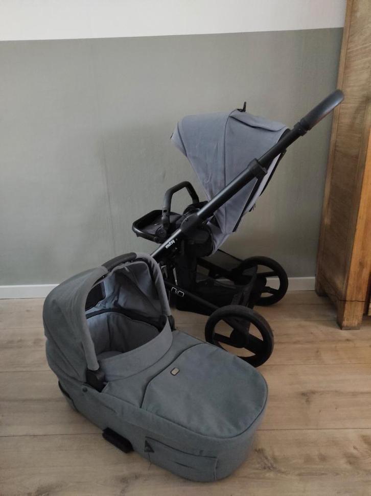 Mutsy nio combiwagen grijs/ zwart zgoh!!, Kinderen en Baby's, Kinderwagens en Combinaties, Zo goed als nieuw, Overige merken, Ophalen of Verzenden