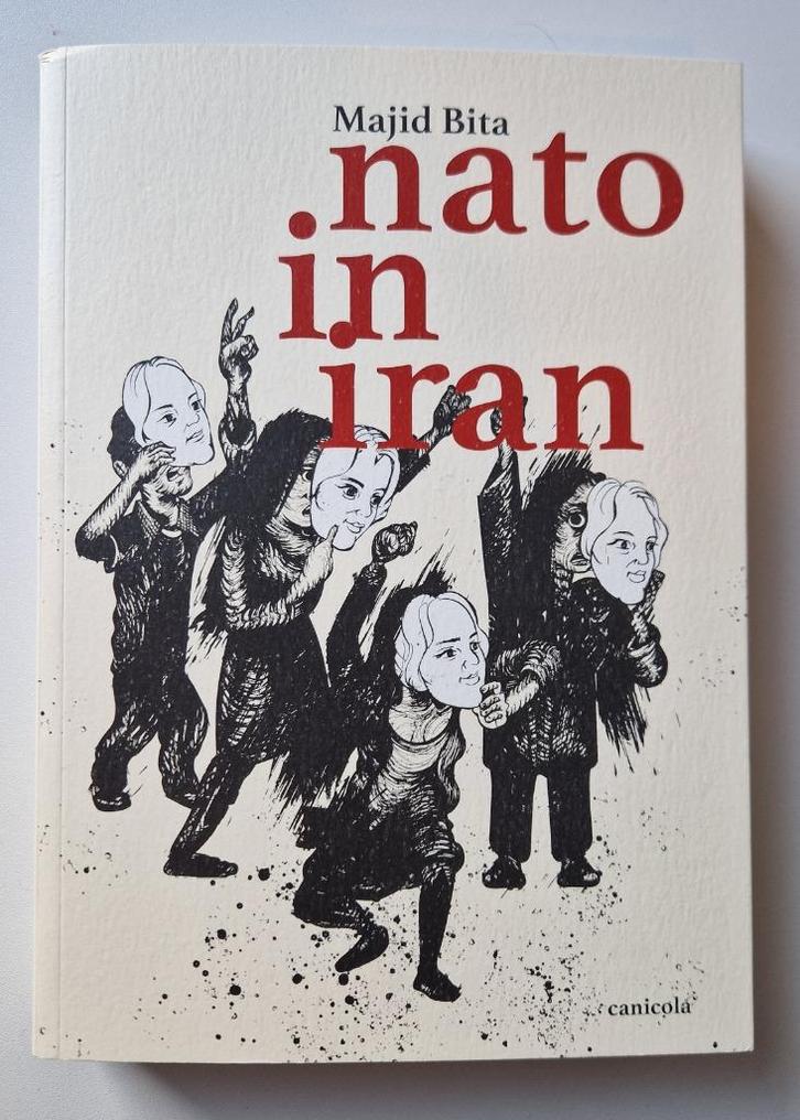 Nato in Iran - Italiaanstalige GN, mooi artwork amper tekst, Boeken, Stripboeken, Zo goed als nieuw, Eén stripboek, Ophalen of Verzenden