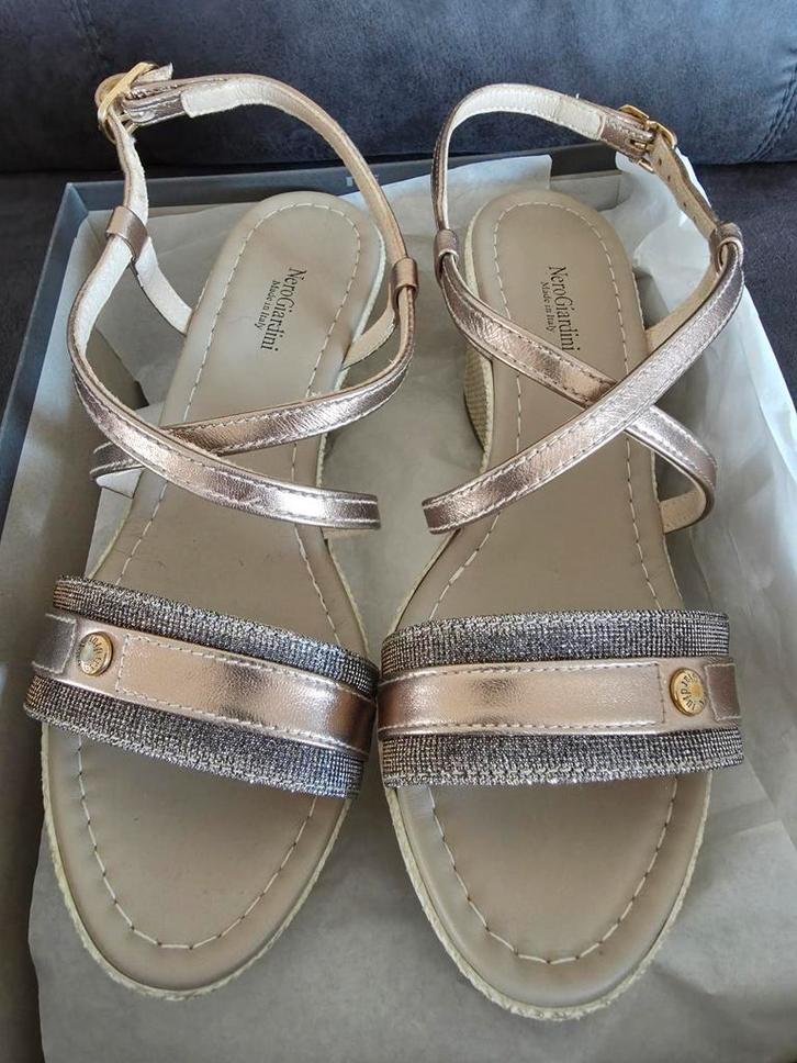 Nieuwe Nero Giardini, Kleding | Dames, Schoenen, Nieuw, Schoenen met hoge hakken, Overige kleuren, Ophalen of Verzenden