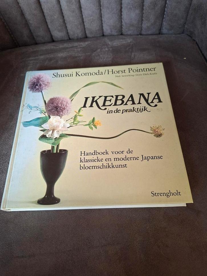 Ikebana in de Praktijk - Bloemschikken, Boeken, Hobby en Vrije tijd, Gelezen, Overige onderwerpen, Ophalen of Verzenden