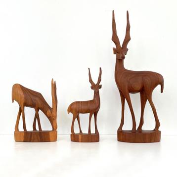 diverse vintage teak houtsnijwerk HERTEN Scandinavisch MCM beschikbaar voor biedingen