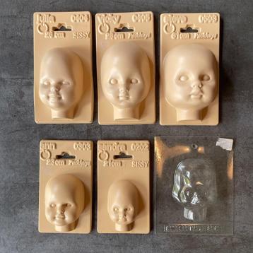 Vintage, retro mallen poppengezichtjes, hoofdjes beschikbaar voor biedingen