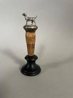 Antieke flessenkurk met beeldje van een hond, zilver?, Antiek en Kunst, Curiosa en Brocante, Ophalen of Verzenden