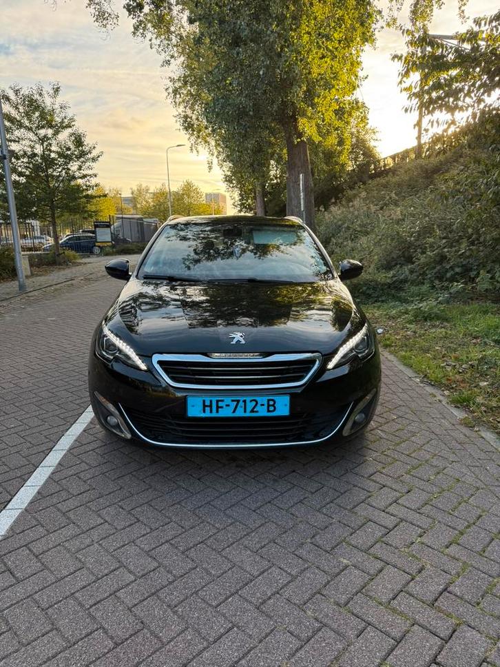 Peugeot 308 1.6 E-hdi 88 KW SW 2015 Zwart, Auto's, Peugeot, Particulier, Achteruitrijcamera, Adaptive Cruise Control, Airbags