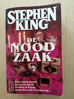 Stephen King - De noodzaak, Ophalen of Verzenden, Gelezen, Stephen King
