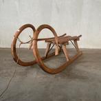 Antieke slee, houten slee, sleeen, kerst decoratie, winter, Ophalen