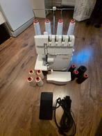 Bernina 1100D Lockmachine - Zo goed als nieuw!, Hobby en Vrije tijd, Naaimachines en Toebehoren, Ophalen of Verzenden, Zo goed als nieuw