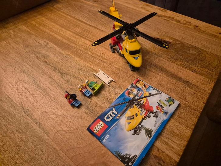Lego City 60179 ambulance /redinghelikopter, Kinderen en Baby's, Speelgoed | Duplo en Lego, Gebruikt, Lego, Complete set, Ophalen of Verzenden