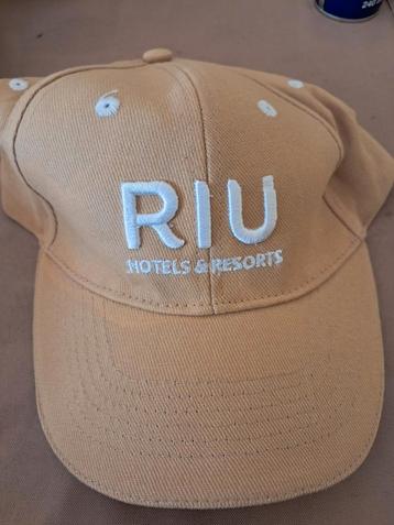 RIU Hotels & Resorts Petje beschikbaar voor biedingen