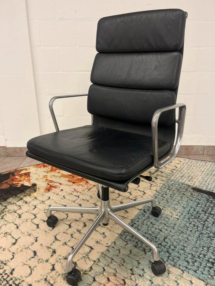Vitra Soft Pad Chair EA 219 - Design Klassieker, Huis en Inrichting, Bureaustoelen, Zo goed als nieuw, Bureaustoel, Zwart, Ergonomisch