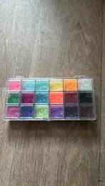 Kralendoosjes en draad, Hobby en Vrije tijd, Kralen en Sieraden maken, Verzenden, Zo goed als nieuw