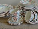Servies, Engels, Churchill Briar Rose, gaaf, Ophalen of Verzenden
