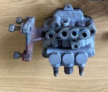 ABS pomp Saab 900 classic (te reviseren) beschikbaar voor biedingen
