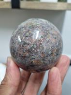 Bol van rode spinel in matrix, Ophalen of Verzenden, Mineraal