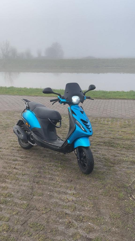 Piaggio Zip 4t iget e4 3v, Fietsen en Brommers, Scooters | Piaggio, Zo goed als nieuw, Zip, Benzine, Ophalen of Verzenden