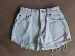 Witte korte spijkerbroek Pull&Bear maat 32 als nieuw, Ophalen of Verzenden, Zo goed als nieuw, Wit, W27 (confectie 34) of kleiner