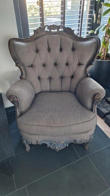 Antieke Fauteuil  beschikbaar voor biedingen