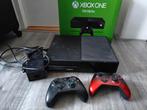 Xbox one console met twee controllers en twaalf spellen, Ophalen, Xbox One, Met 2 controllers, 500 GB