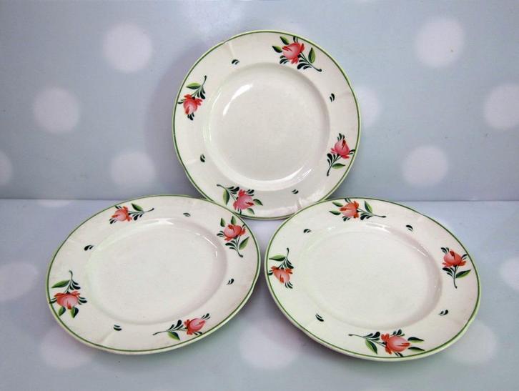 3 oude/ antieke (ontbijt)borden van 22 cm met roze bloemen, Antiek en Kunst, Antiek | Servies los, Ophalen of Verzenden