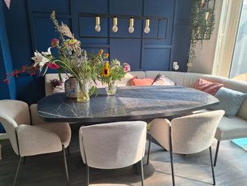 Zwarte eettafel hanglamp