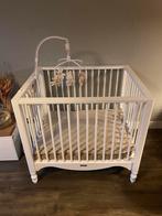 Witte Box met Matras en Muziekmobiel beige boxkleed, Ophalen, Zo goed als nieuw, Wieg