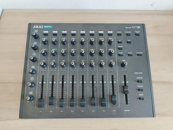Akai mix tab MT8 Mengpaneel - 8 Kanalen, Muziek en Instrumenten, Mengpanelen, Gebruikt, 5 tot 10 kanalen, Microfooningang, Ophalen of Verzenden