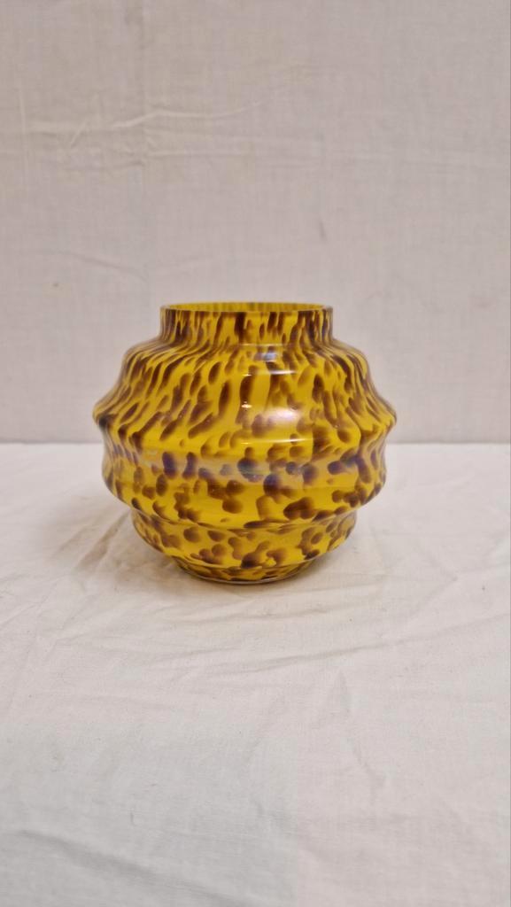 Retro Lava Glazen Vaasje, Huis en Inrichting, Woonaccessoires | Vazen, Gebruikt, Geel, Minder dan 50 cm, Glas, Ophalen of Verzenden