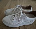 Witte Nubikk Elise sneakers maat 38, Kleding | Dames, Schoenen, Wit, Ophalen of Verzenden, Sneakers of Gympen, Zo goed als nieuw