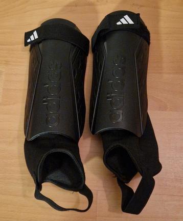 Adidas Scheenbeschermers - Zo goed als nieuw! beschikbaar voor biedingen