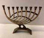 Modern uitgevoerde menorah, Antiek en Kunst, Antiek | Kandelaars, Ophalen of Verzenden, Koper of Brons