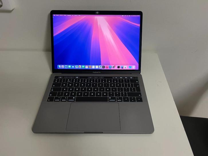 MacBook Pro 2019  Touch Bar, Computers en Software, Apple Macbooks, Zo goed als nieuw, MacBook Pro, 13 inch, 2 tot 3 Ghz, 256 GB