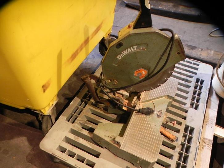 Steen afkortzaag Dewalt met diamant blad Ø 30 cm, Doe-het-zelf en Verbouw, Metselstenen, Gebruikt, Bakstenen, Ophalen