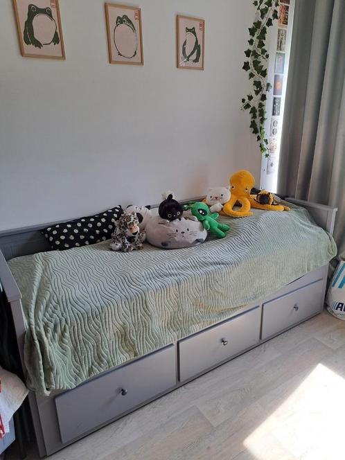 IKEA HEMNES bed with 2 memory foam mattreses, Huis en Inrichting, Slaapkamer | Bedden, Zo goed als nieuw, Tweepersoons, 160 cm