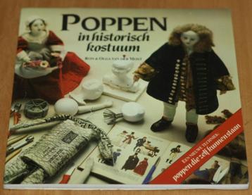 Poppen in historisch kostuum - Olga van der Most - 62063 beschikbaar voor biedingen
