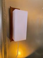Vintage wandlamp Philips Nederland 1964, Huis en Inrichting, Lampen | Wandlampen, Ophalen of Verzenden, Gebruikt, Hout, Mid century modern Sixties Scandinavian Dutch design