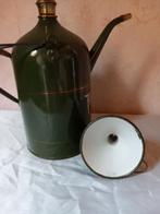 Donkergroen emaille 3 liter petroleumkan met trechter, Antiek en Kunst, Antiek | Emaille, Ophalen of Verzenden