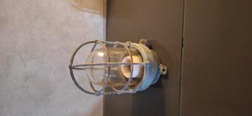 oude koperen scheepslamp beschikbaar voor biedingen