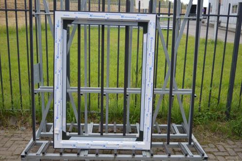 Kozijn + 1 draaikiepraam, Doe-het-zelf en Verbouw, Kozijnen en Schuifpuien, Zo goed als nieuw, Raamkozijn, Aluminium, 150 tot 225 cm