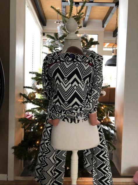 Yaro Ziggy Contra black/white, Kinderen en Baby's, Babydragers en Draagdoeken, Zo goed als nieuw, Draagdoek, Overige merken, Ophalen of Verzenden